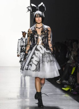 Jeremy Scott 2019 sonbahar kış pist Haritayı New York City
