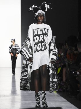 Jeremy Scott 2019 sonbahar kış pist Haritayı New York City