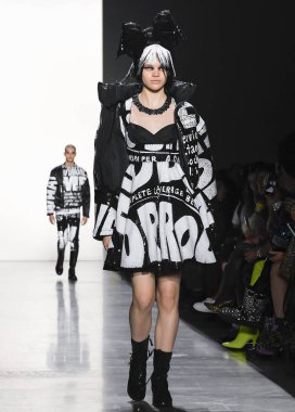 Jeremy Scott 2019 sonbahar kış pist Haritayı New York City