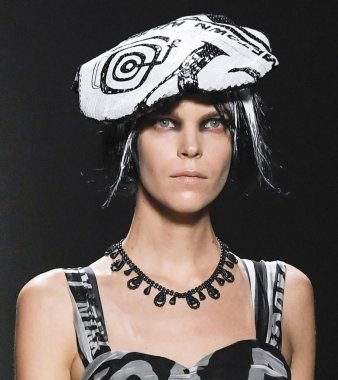 Jeremy Scott 2019 sonbahar kış pist Haritayı New York City