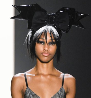 Jeremy Scott 2019 sonbahar kış pist Haritayı New York City