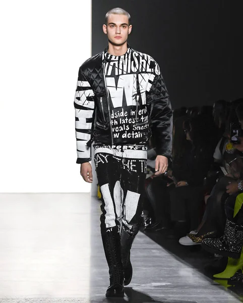 Jeremy Scott 2019 Fall Winter Runway Show em Nova York — Fotografia de Stock