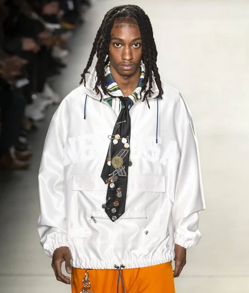 Landlord - Mens Fall Winter 2019 Mens Show — Stock Photo, Image