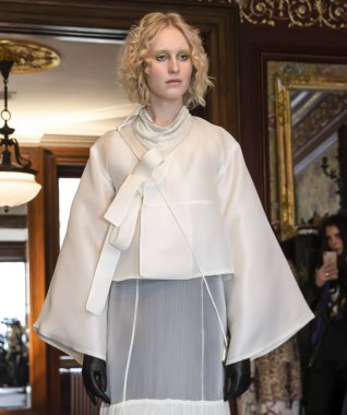 Monica Byrne gelin gösterisi bahar 2020 koleksiyonu