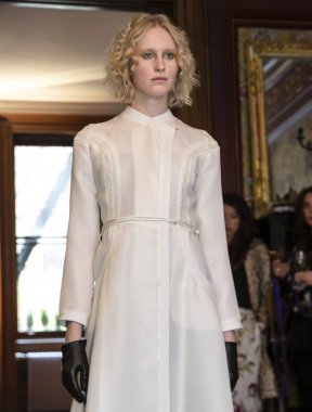 Monica Byrne gelin gösterisi bahar 2020 koleksiyonu