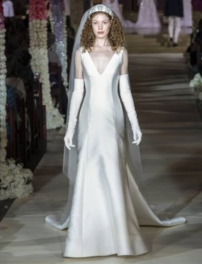 Reem Acra gelin gösterisi Spring 2020 koleksiyonu