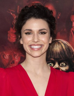Warner Bros. Resimleri ve Yeni Hat Sinema 'Annabelle Homes Comes