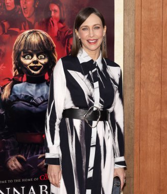 Warner Bros. Resimleri ve Yeni Hat Sinema 'Annabelle Homes Comes
