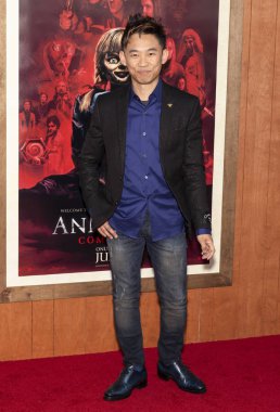 Warner Bros. Resimleri ve Yeni Hat Sinema 'Annabelle Homes Comes