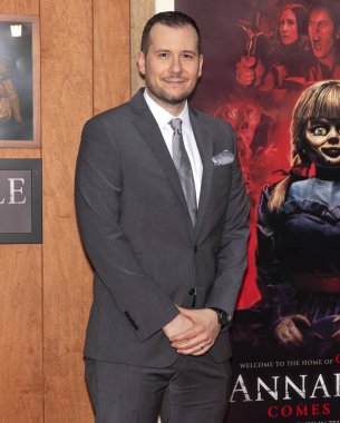 Warner Bros. Resimleri ve Yeni Hat Sinema 'Annabelle Homes Comes