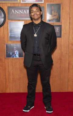 Warner Bros. Resimleri ve Yeni Hat Sinema 'Annabelle Homes Comes