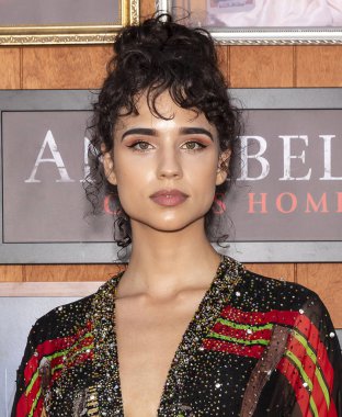 Warner Bros. Resimleri ve Yeni Hat Sinema 'Annabelle Homes Comes