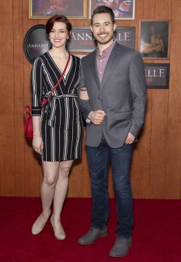 Warner Bros. Resimleri ve Yeni Hat Sinema 'Annabelle Homes Comes