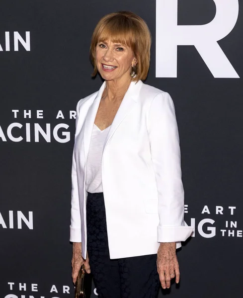 Première du film "L'art de la course sous la pluie", Théâtre El Capitan — Photo