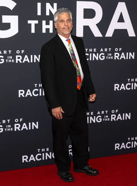 'The Art of Racing in the Rain' Film Premiere, El Capitan Theatr — Stock Photo, Image