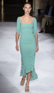 Christian Siriano 2020 Yaz Pist Şovu