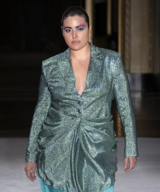 Christian Siriano 2020 Yaz Pist Şovu