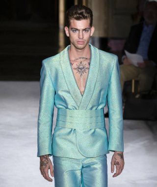 Christian Siriano 2020 Yaz Pist Şovu