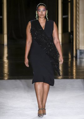 Christian Siriano 2020 Yaz Pist Şovu