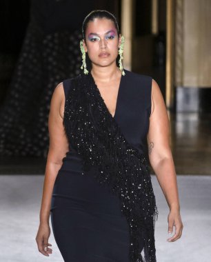 Christian Siriano 2020 Yaz Pist Şovu