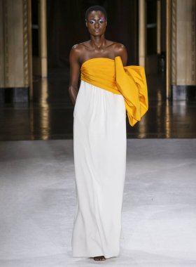 Christian Siriano 2020 Yaz Pist Şovu