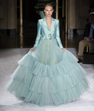 Christian Siriano 2020 Yaz Pist Şovu