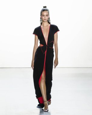 Tadashi Shoji 2020 Yaz Pist Şovu