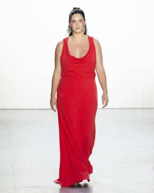 Tadashi Shoji 2020 Yaz Pist Şovu