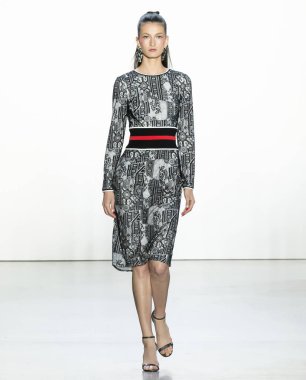 Tadashi Shoji 2020 Yaz Pist Şovu