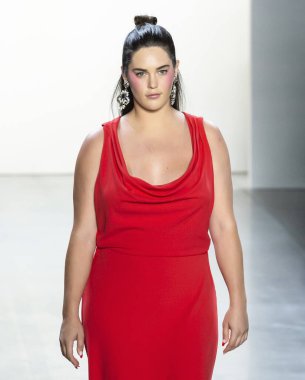 Tadashi Shoji 2020 Yaz Pist Şovu