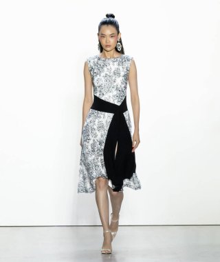 Tadashi Shoji 2020 Yaz Pist Şovu