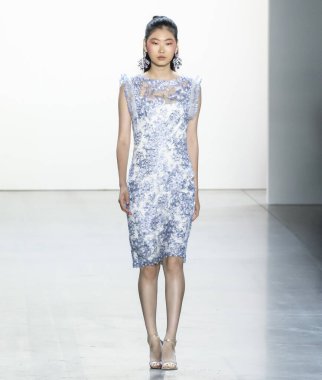 Tadashi Shoji 2020 Yaz Pist Şovu