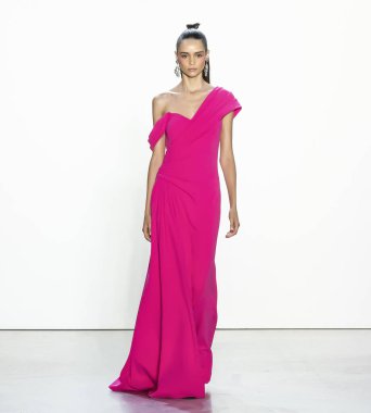 Tadashi Shoji 2020 Yaz Pist Şovu