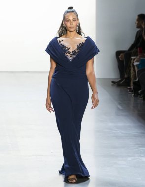 Tadashi Shoji 2020 Yaz Pist Şovu