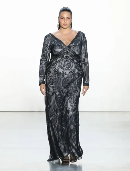 Tadashi Shoji 2020 Spring Summer Runway Show — Stock Photo, Image