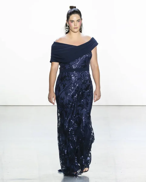 Tadashi Shoji 2020 Spring Summer Runway Show — Stock Photo, Image