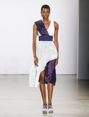 Nicole Miller 2020 Yaz Pist Şovu