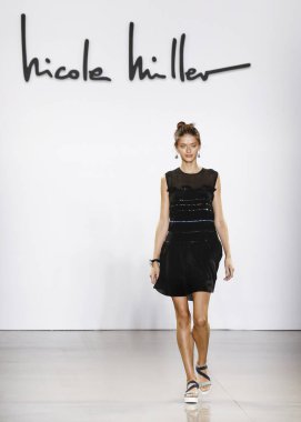 Nicole Miller 2020 Yaz Pist Şovu