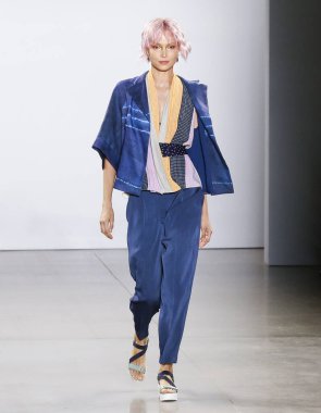 Nicole Miller 2020 Yaz Pist Şovu