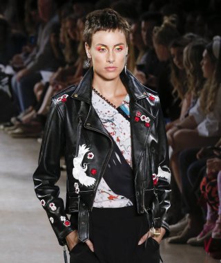 Nicole Miller 2020 Yaz Pist Şovu