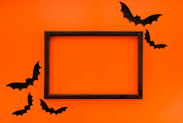 Rahmen Auf Orangefarbenem Hintergrund Mit Fledermäusen — Stockfoto