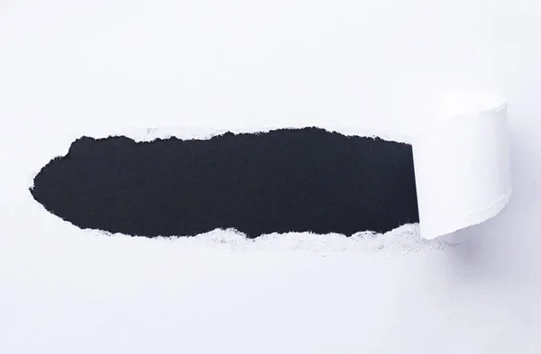 Trozo Papel Blanco Roto Dentro Espacio Copia Negro —  Fotos de Stock