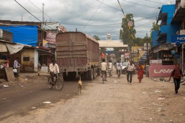 SUNAULI, INDIA - CIRCA SEPTEMBER 2013: Sunauli, Eylül 2013 'te Sunauli' de Hindistan ile Nepal arasında bir sınır kasabasıdır..