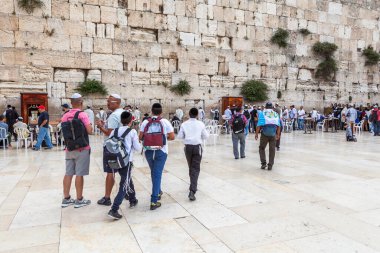 JERUSALEM, ISRAEL - CIRCA MAYIS 2018: Kudüs 'teki Batı Duvarı manzarası, İsrail yaklaşık Mayıs 2018' de Kudüs 'te.