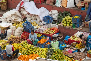Sokak ticareti, Kasım 2013 'te Katmandu' da Nepal 'de satışın temel biçimidir..