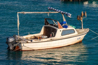 Hırvatistan 'ın Hvar adasındaki Hvar kasabasının güzel manzarası Eylül 2016' da Hvar 'da.