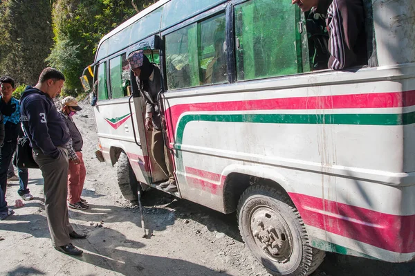 Kalapani Nepal Circa Noviembre 2013 Fallo Del Autobús Una Carretera — Foto de Stock