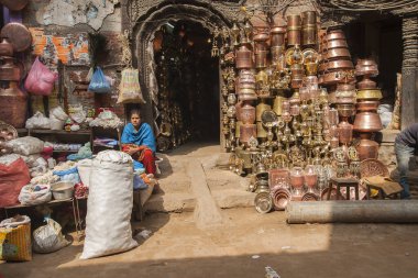 Sokak ticareti, Kasım 2013 'te Katmandu' da Nepal 'de satışın temel biçimidir..