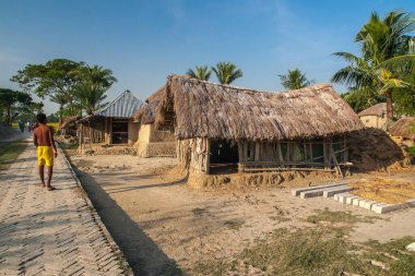 CALCUTTA, INDIA - CIRCA NOVEMBER 2013: Kasım 2013 dolaylarında Kalküta 'da Hint köyünde yaşam.