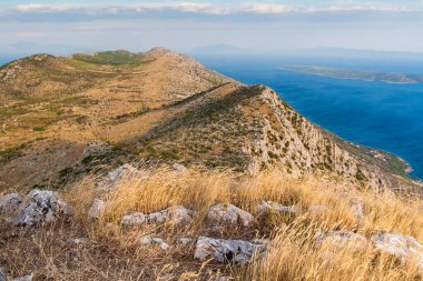 Sveti Nikola 'nın tepesinden Hvar adasının en yüksek manzarası.